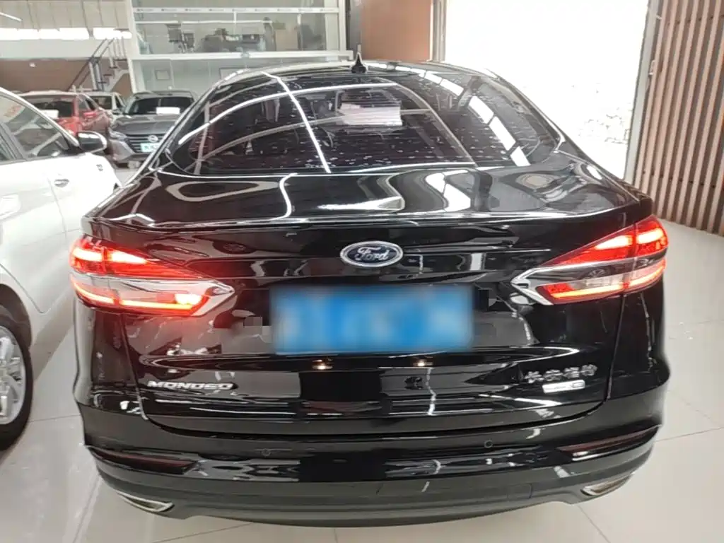 Ford Mondeo — миниатюра 6