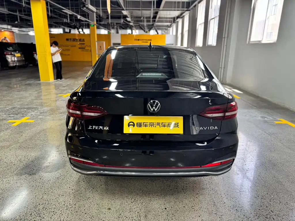 Volkswagen Lavida — миниатюра 9