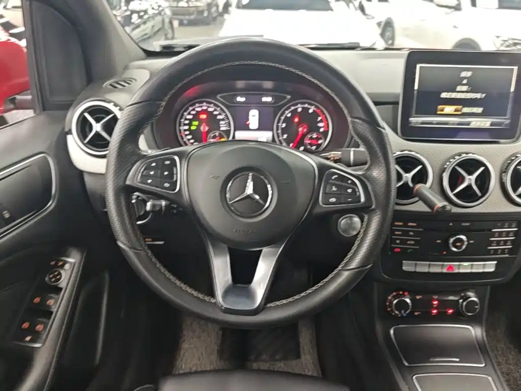 Mercedes-Benz B-Class — миниатюра 11