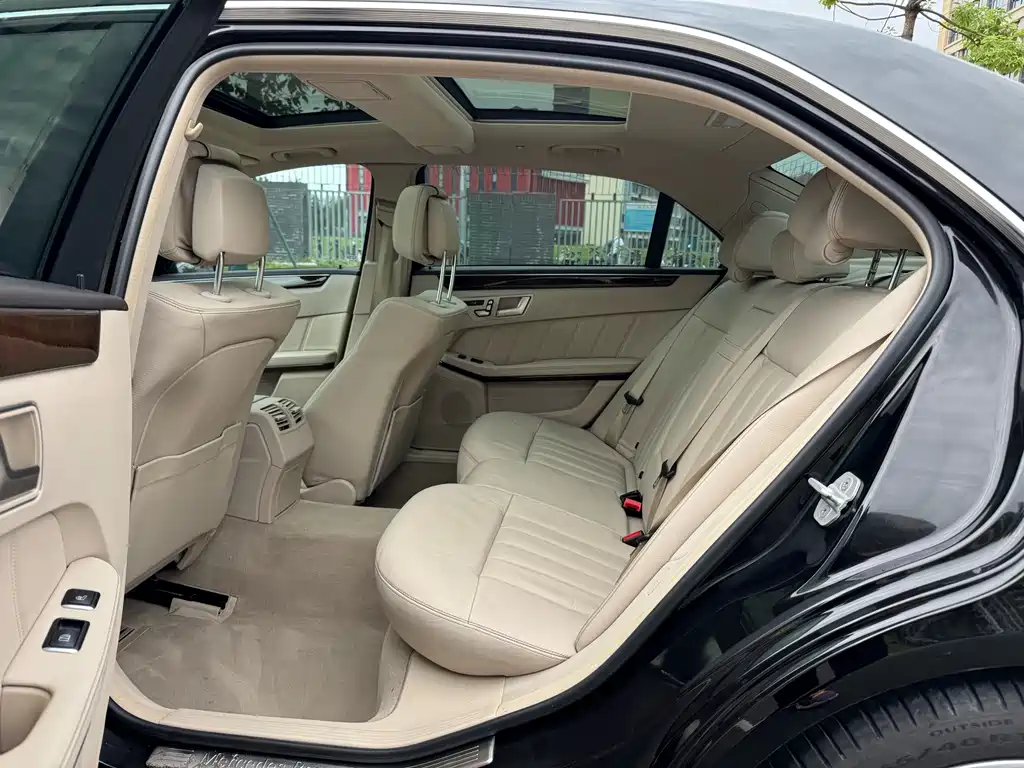 Mercedes-Benz E-Class — миниатюра 13