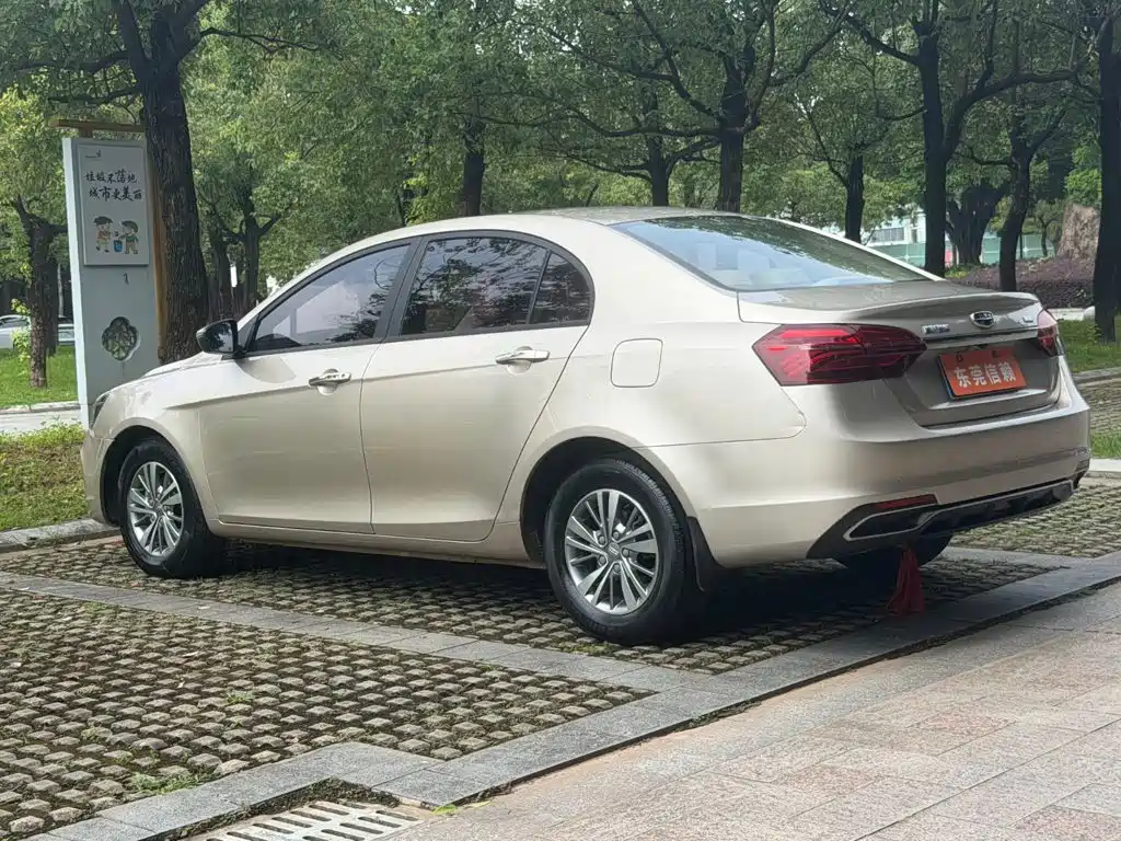 Geely Emgrand — миниатюра 8