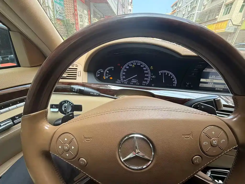 Mercedes-Benz S-Class — миниатюра 11