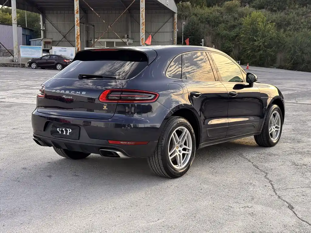 Porsche Macan — миниатюра 7