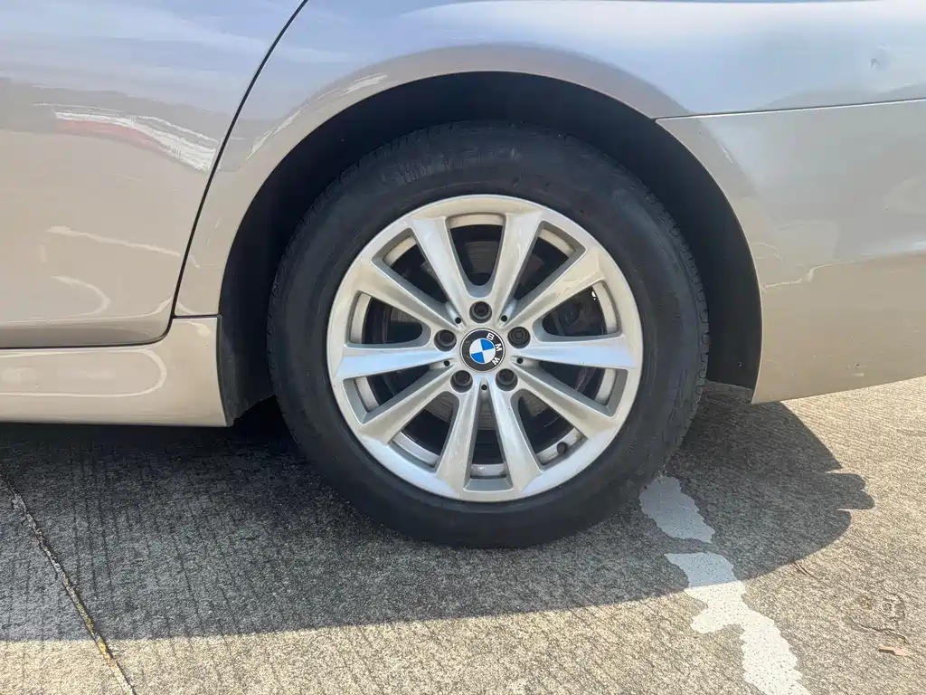 BMW 5 Series — миниатюра 18