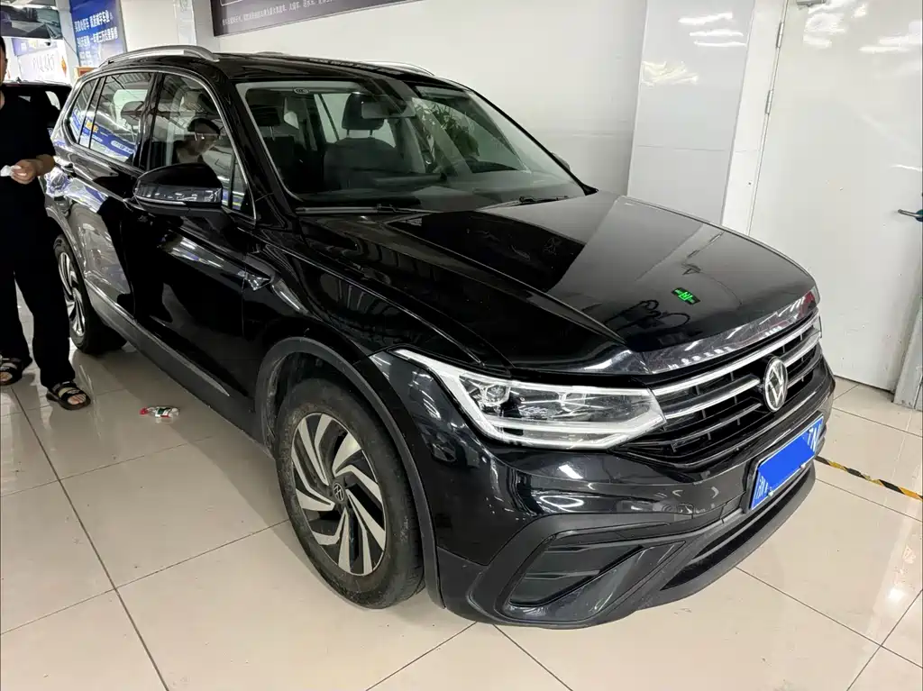 Volkswagen Tiguan L — миниатюра 3