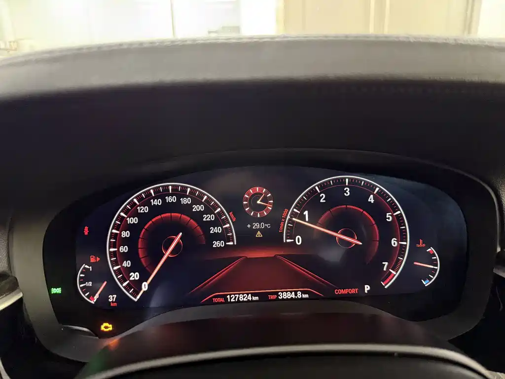 BMW 5 Series — миниатюра 19