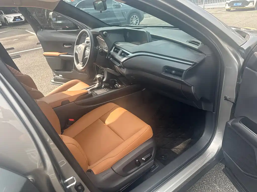 Lexus UX — миниатюра 5
