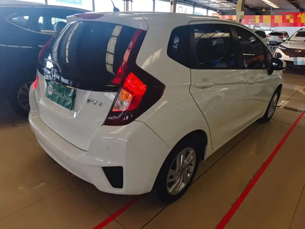 Honda Fit — миниатюра 7