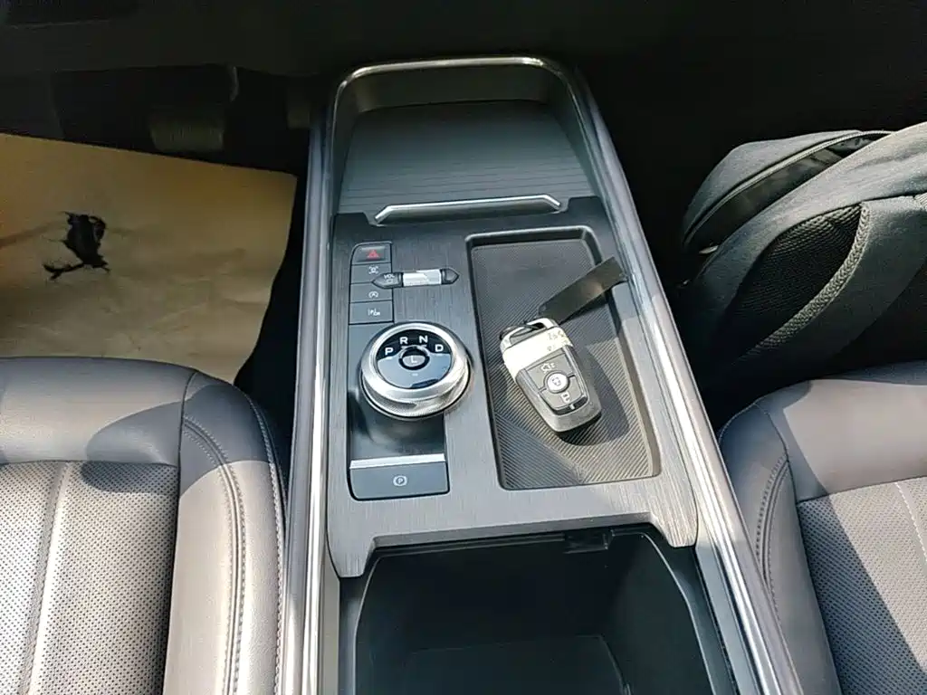 Ford Mondeo 2025 2.0T EcoBoost