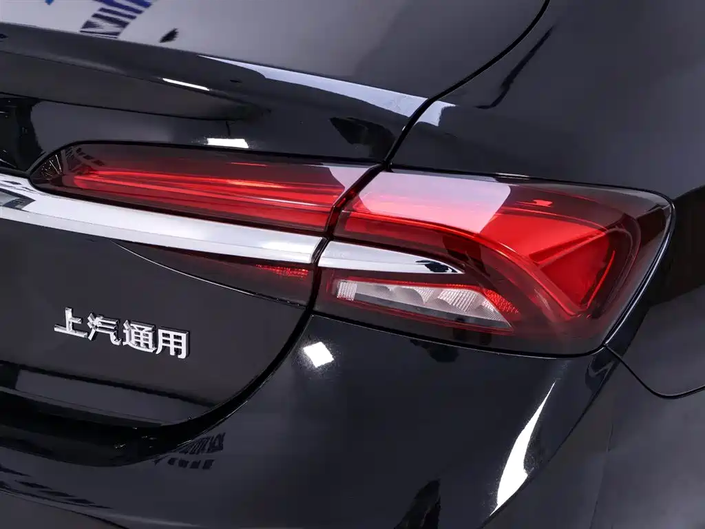 Buick LaCrosse 2021 652T Luxury