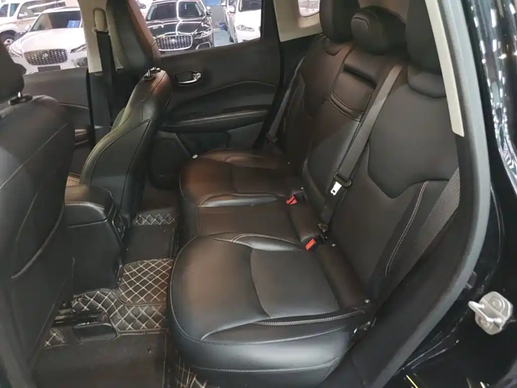 Jeep Compass — миниатюра 17