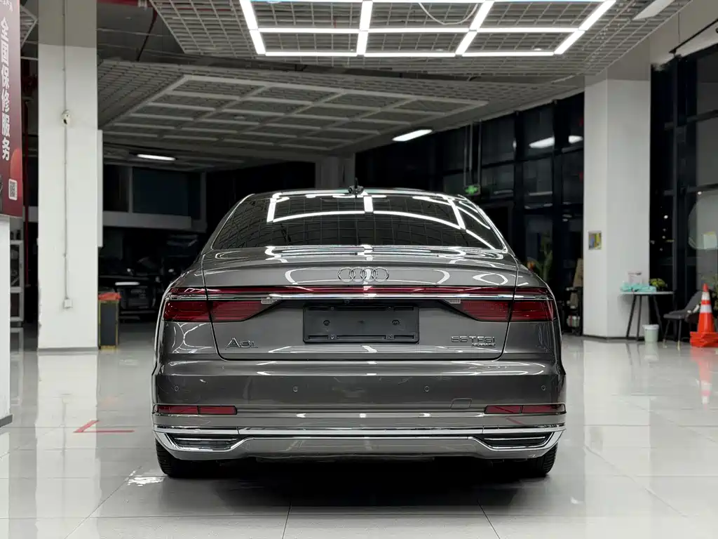 Audi A8 — миниатюра 5