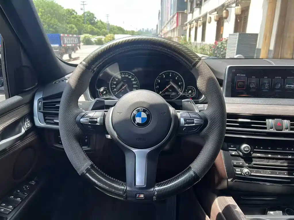 BMW X5 (Import) — миниатюра 6