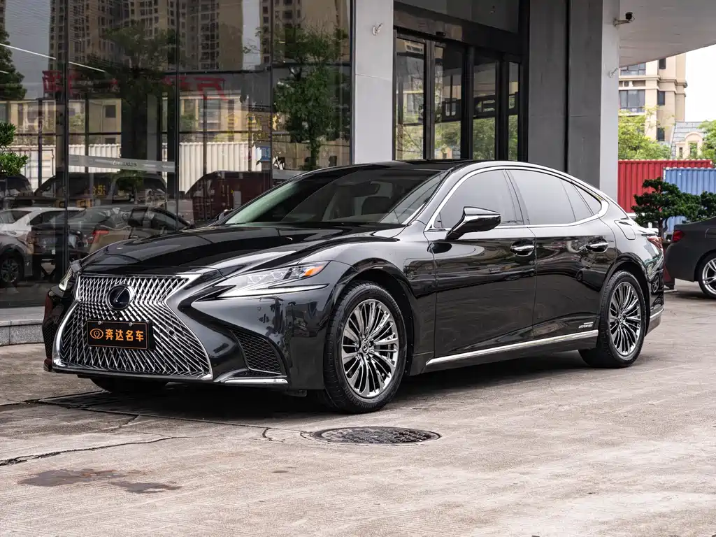 Lexus LS