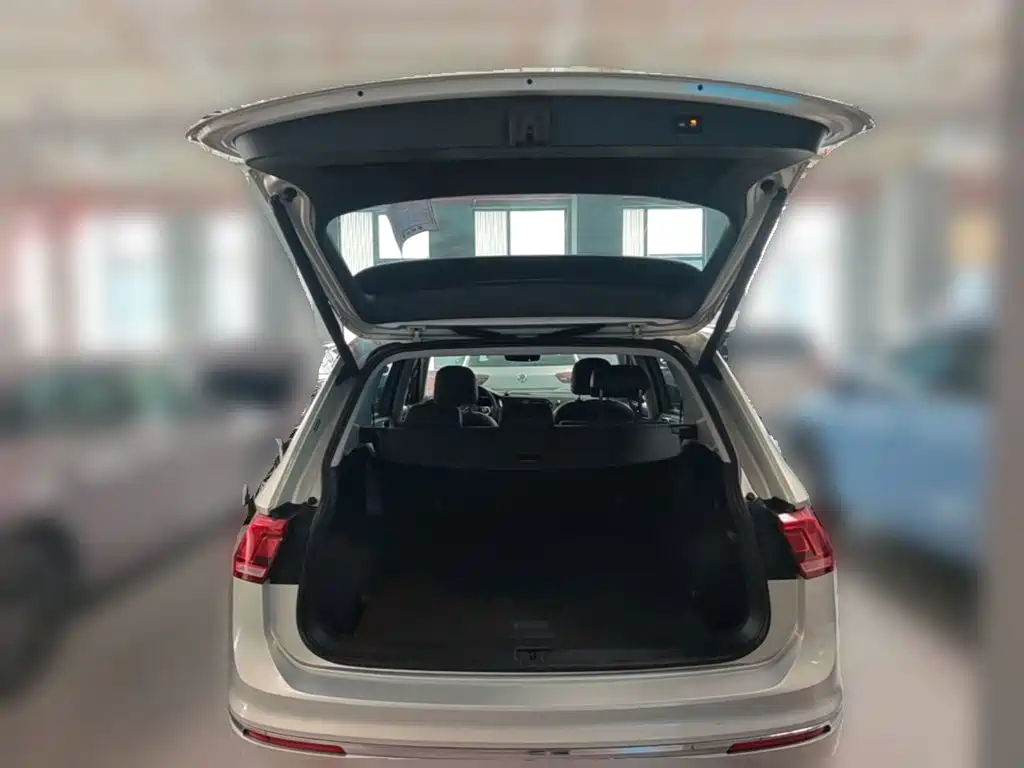Volkswagen Tiguan L — миниатюра 24