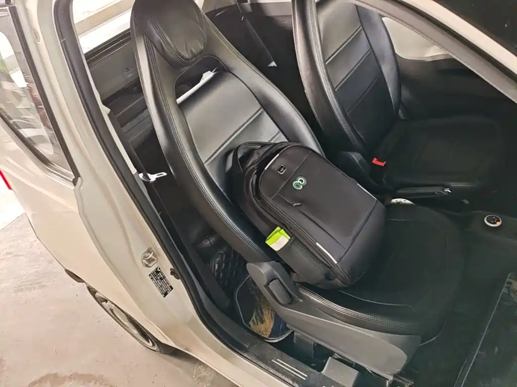 Wuling MINIEV — миниатюра 25