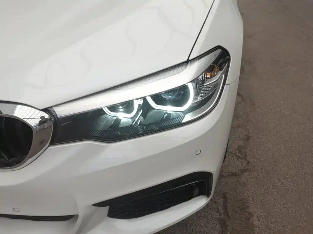 BMW 5 Series — миниатюра 24