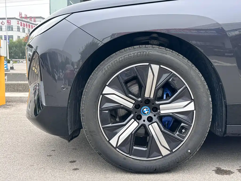 BMW iX — миниатюра 10