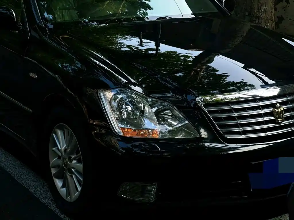 Toyota Crown — миниатюра 18