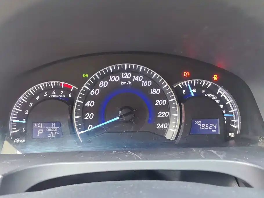 Toyota Camry — миниатюра 14