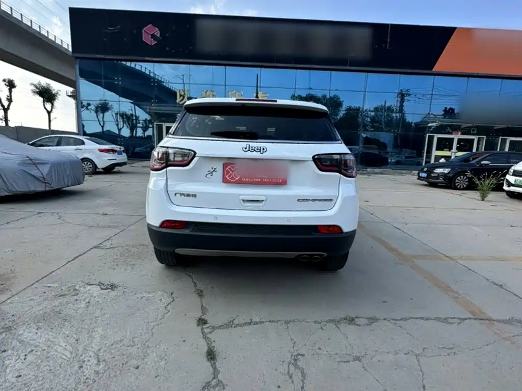 Jeep Compass — миниатюра 9