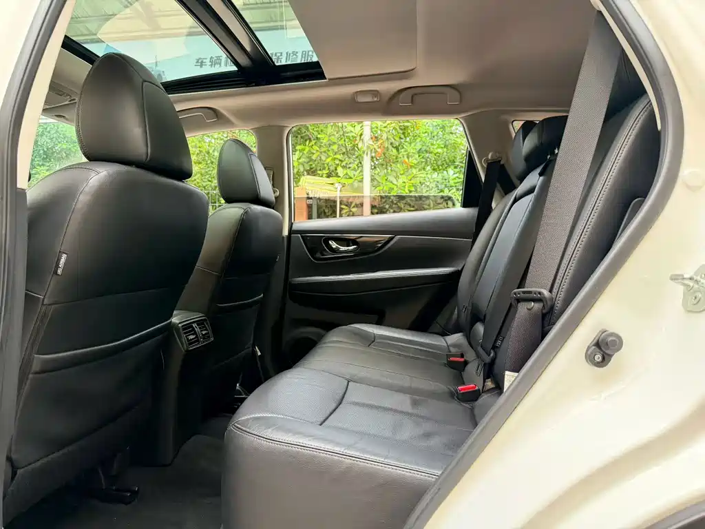 Nissan X-Trail 2017 2.5L CVT Luxury 4WD