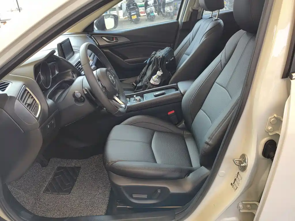 Mazda 3 Axela — миниатюра 15