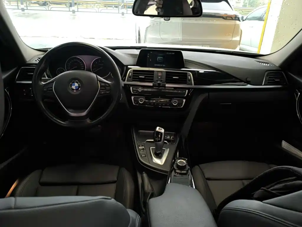 BMW 3 Series — миниатюра 10