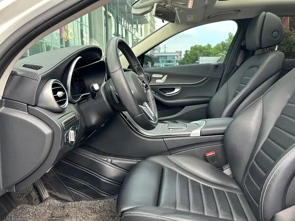 Mercedes-Benz C-Class — миниатюра 7