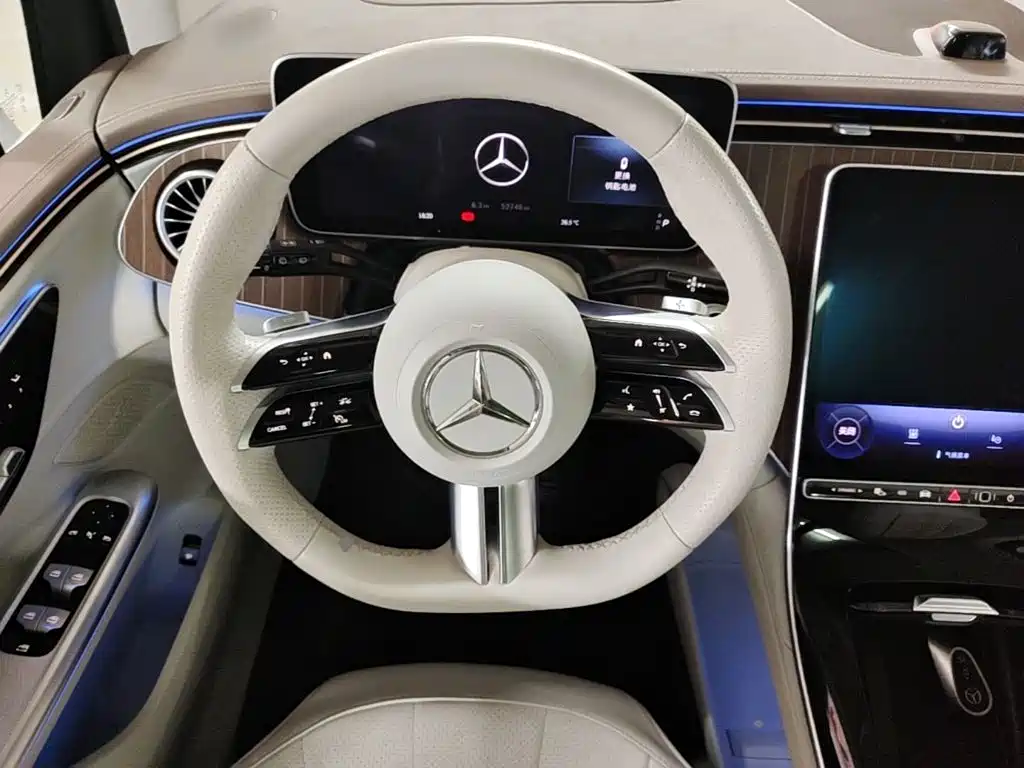Mercedes-Benz EQE SUV — миниатюра 15