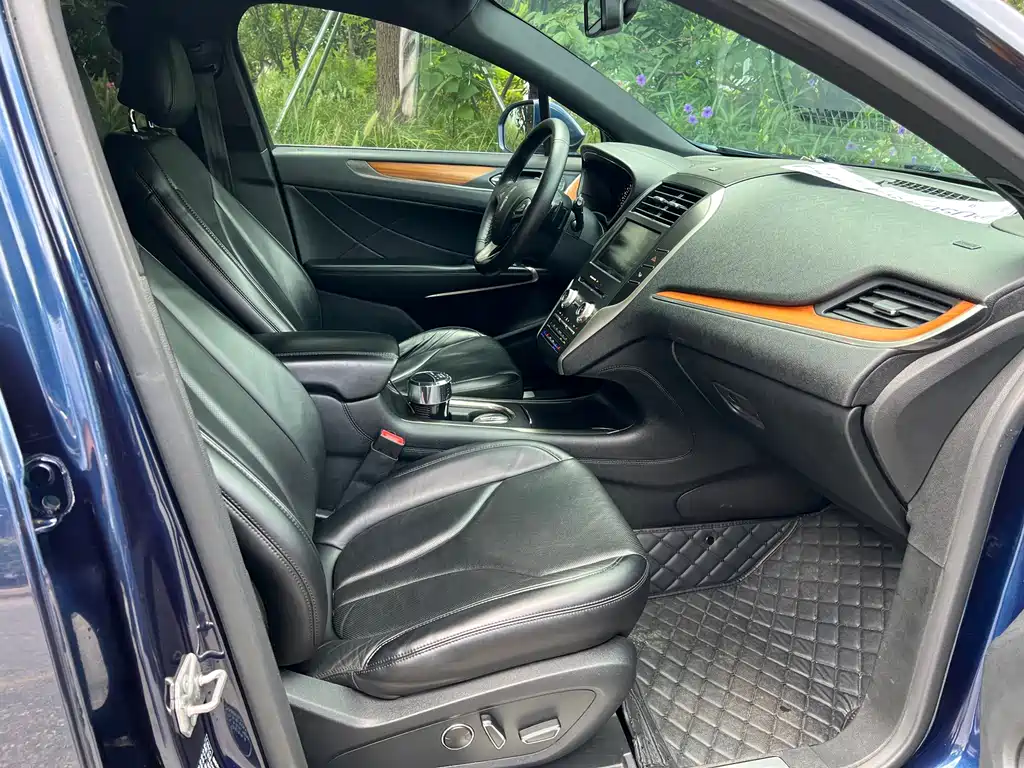 Lincoln MKC — миниатюра 12
