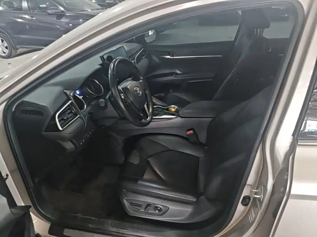 Toyota Camry — миниатюра 15
