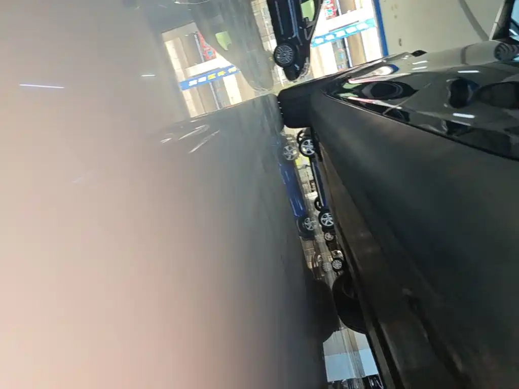 Tesla Model Y — миниатюра 22