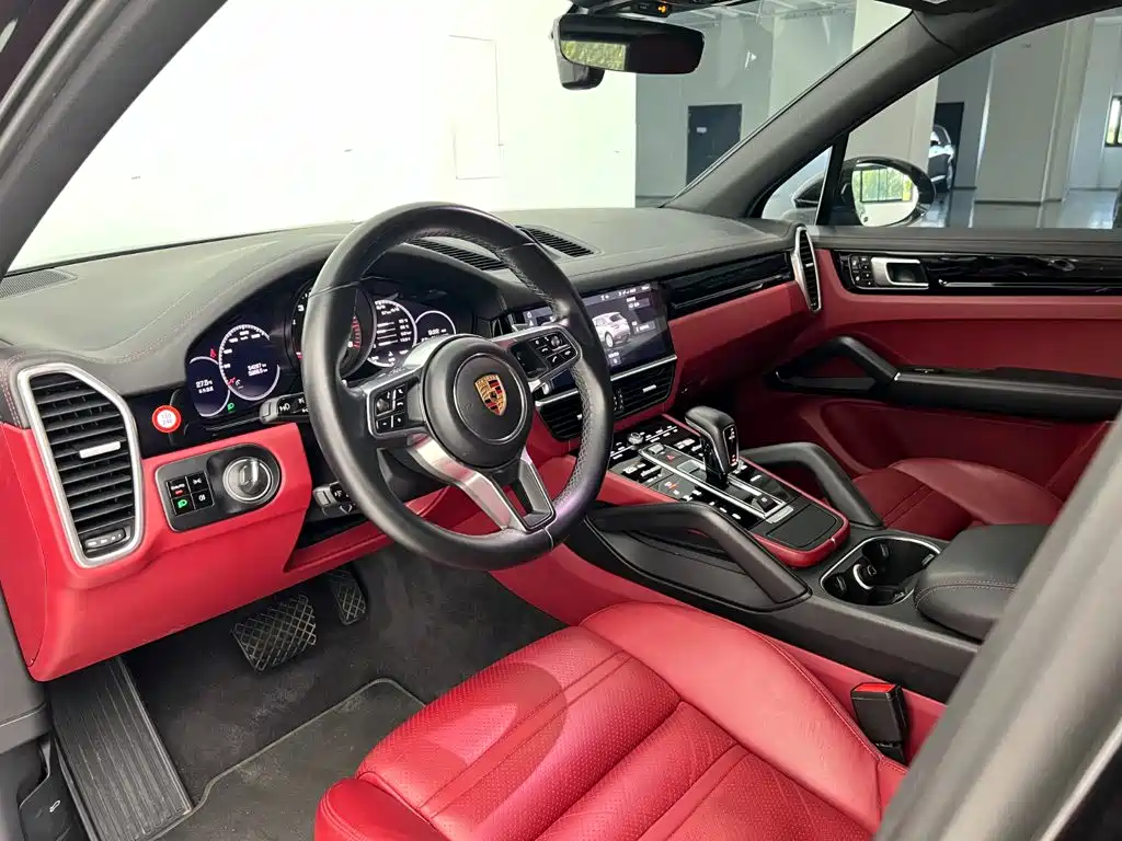 Porsche Cayenne — миниатюра 6