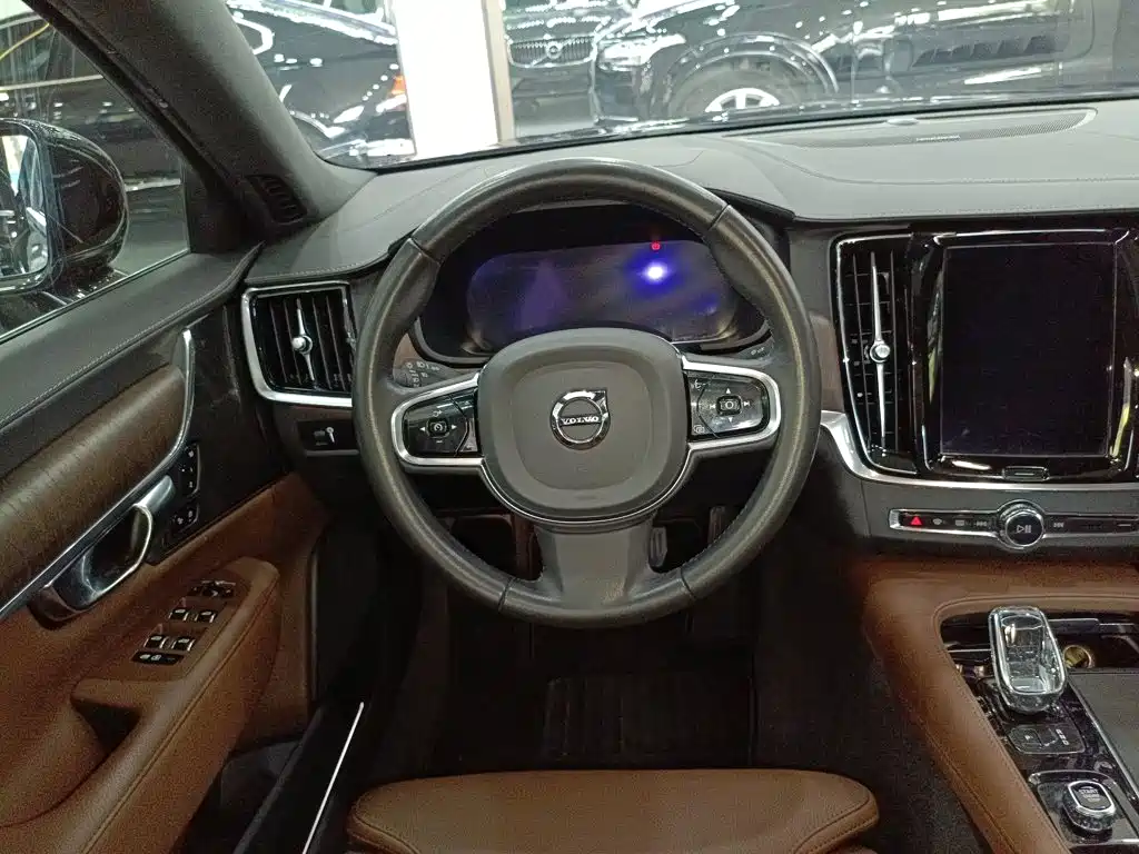 Volvo S90 2022 B5 Luxury