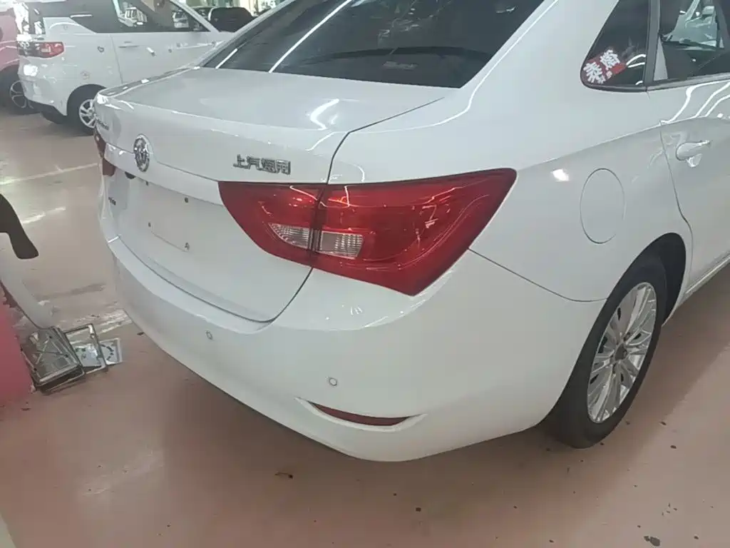 Buick Excelle — миниатюра 8