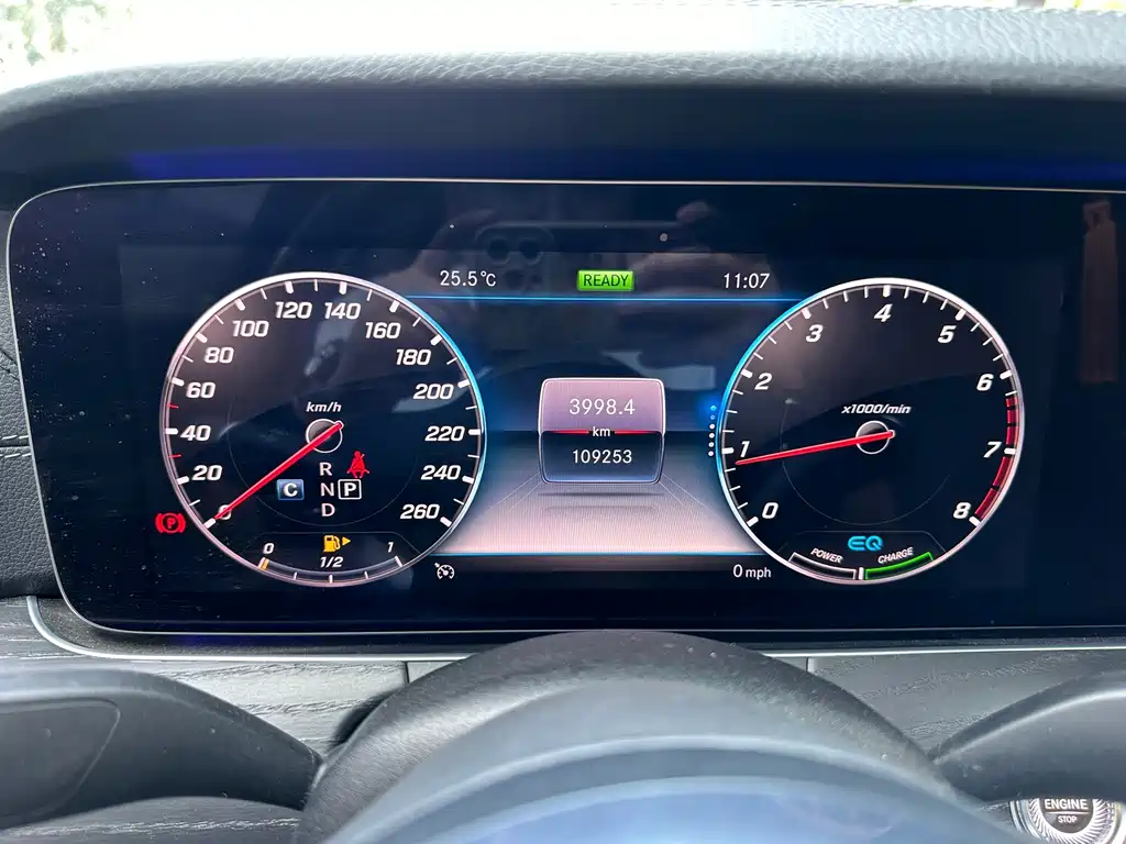 Mercedes-Benz E-Class — миниатюра 12
