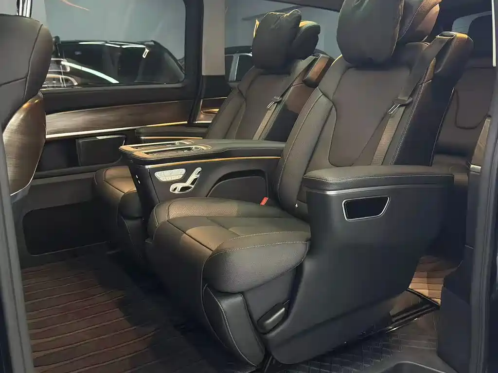 Mercedes-Benz V-Class — миниатюра 8