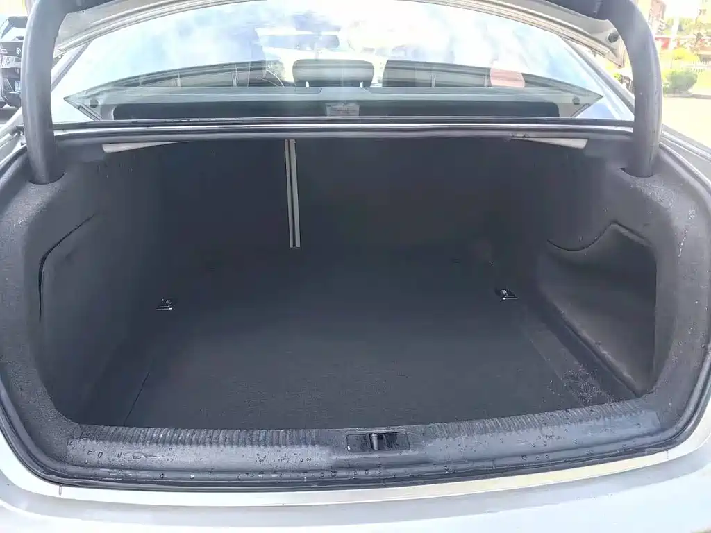 Audi A4L — миниатюра 11