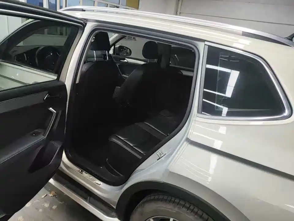 Volkswagen Tiguan L — миниатюра 5