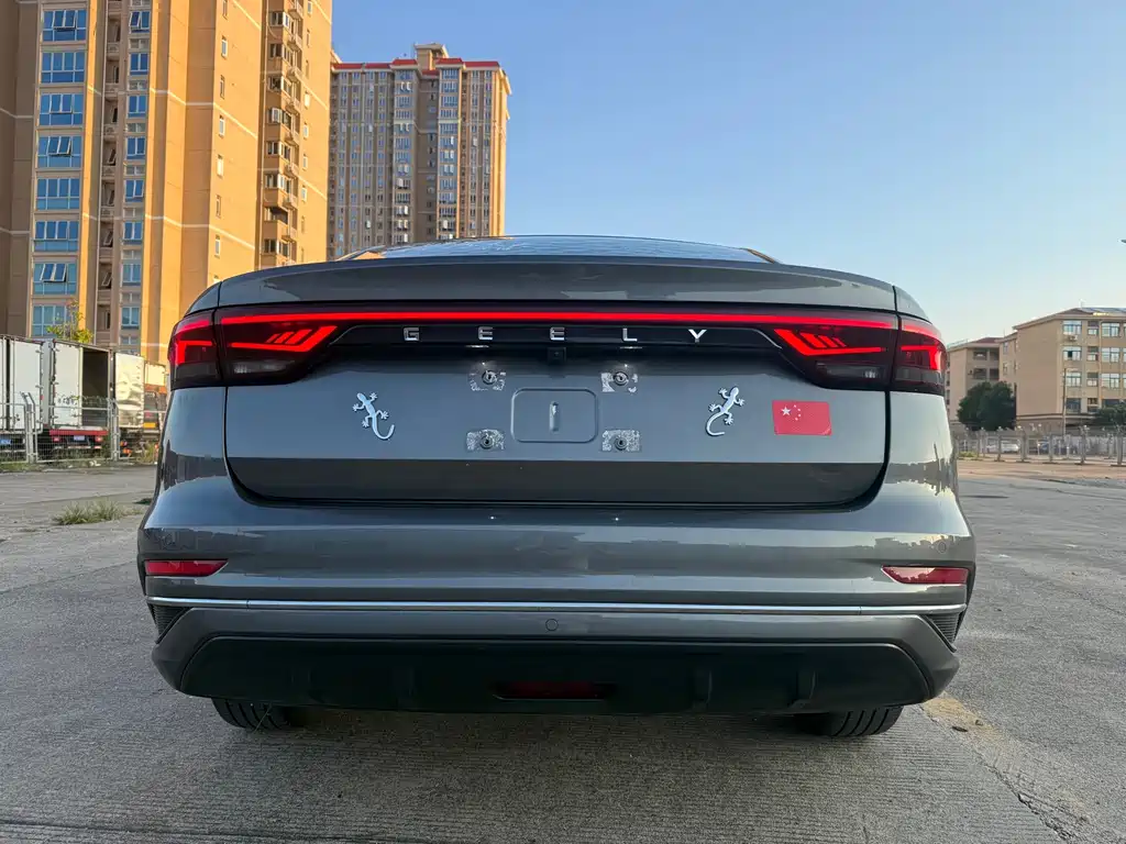 Geely Emgrand — миниатюра 6
