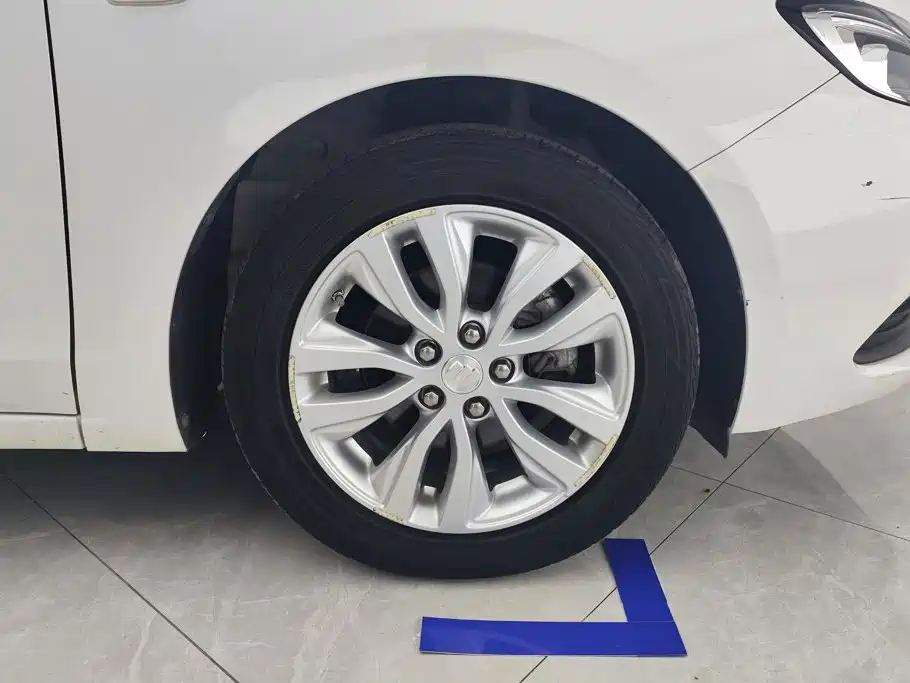 Buick Excelle — миниатюра 6
