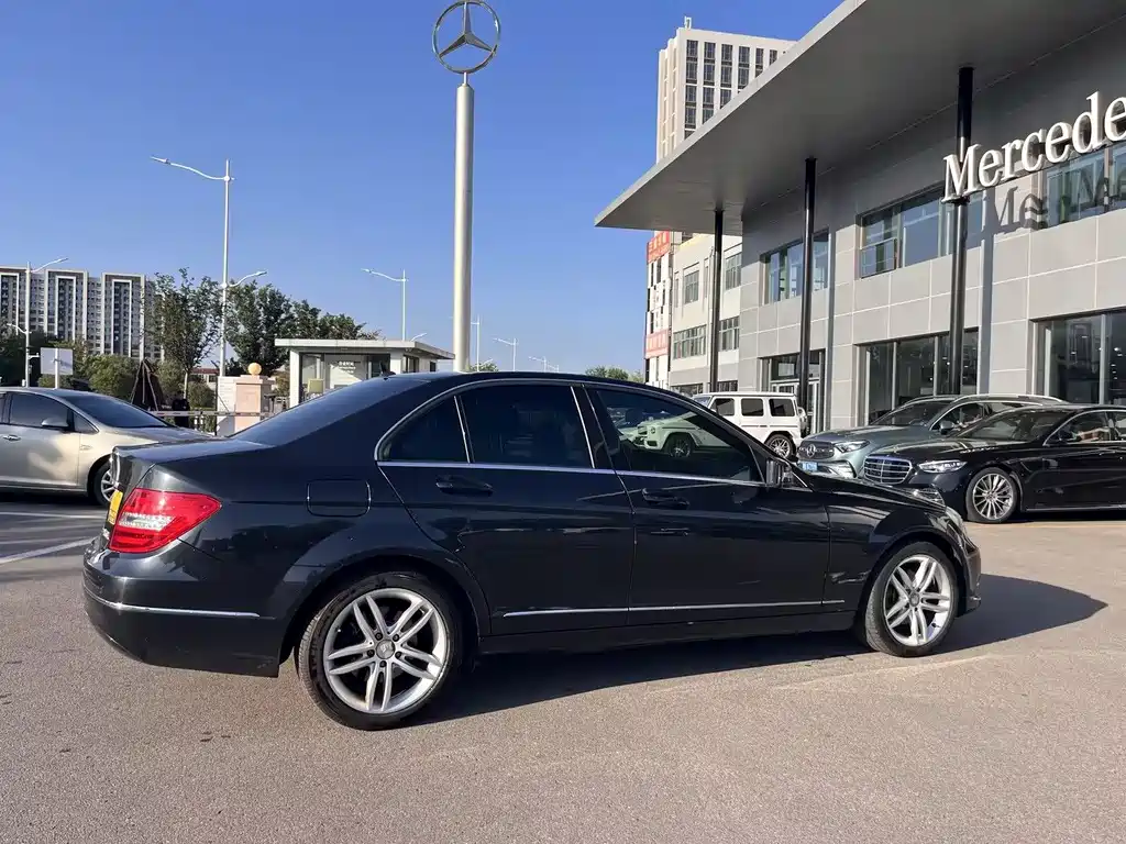 Mercedes-Benz C-Class — миниатюра 9