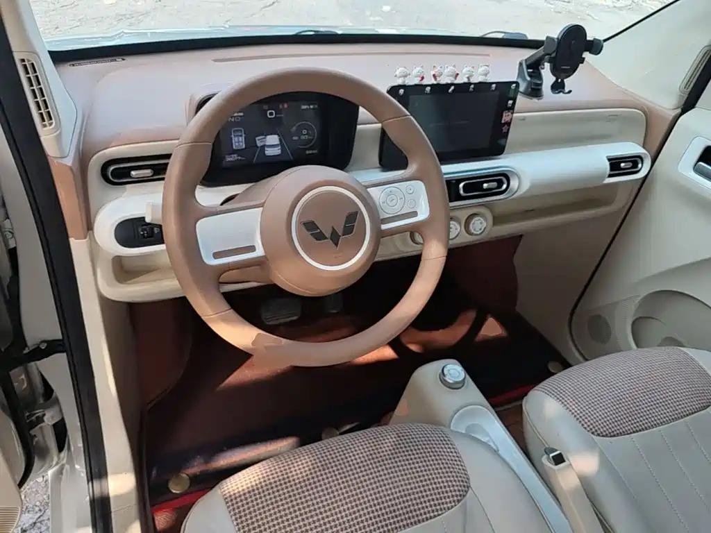 Wuling MINIEV — миниатюра 11