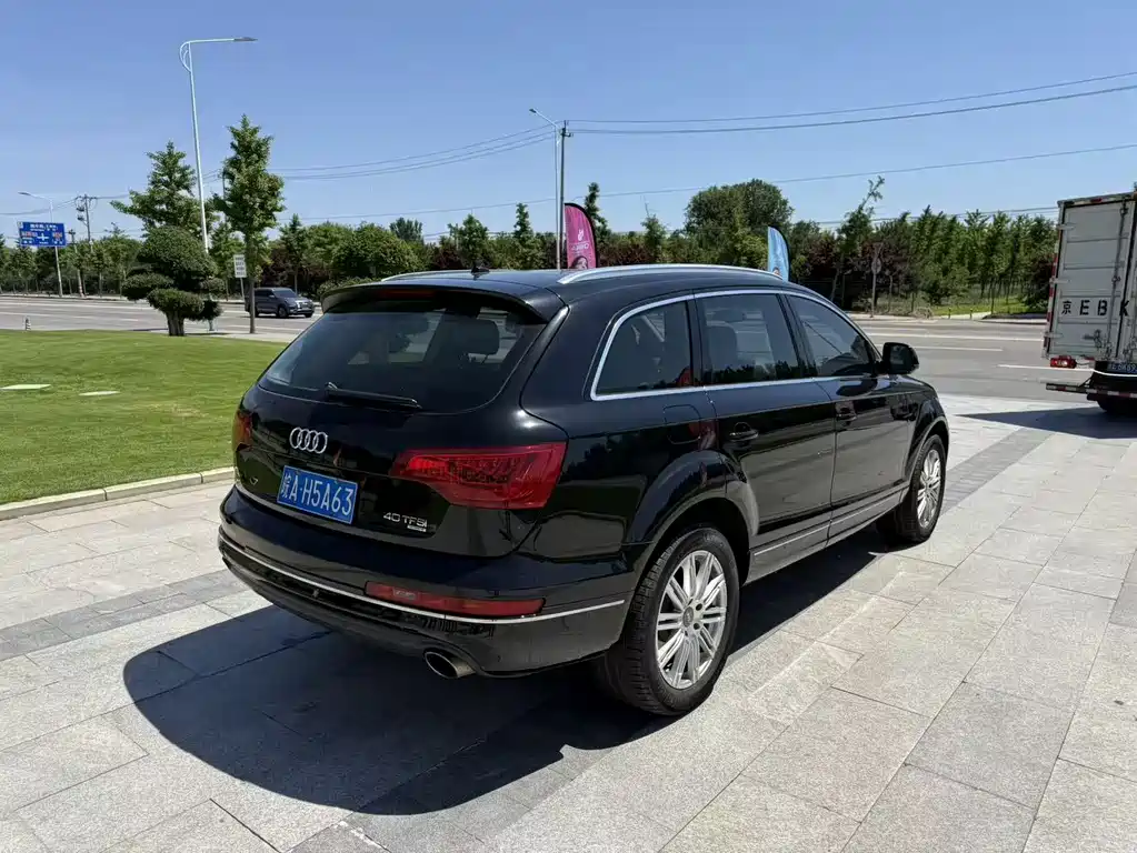 Audi Q7 2011 3.0 TFSI Comfort (245kW