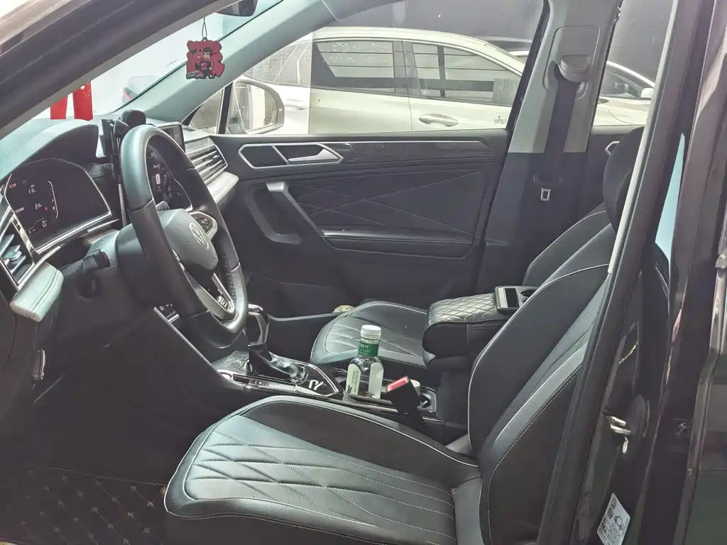 Volkswagen Tiguan L — миниатюра 8