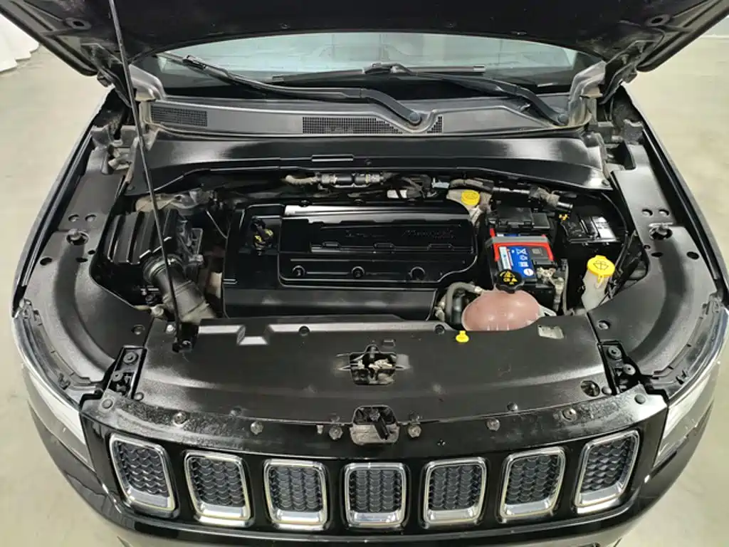 Jeep Compass — миниатюра 11