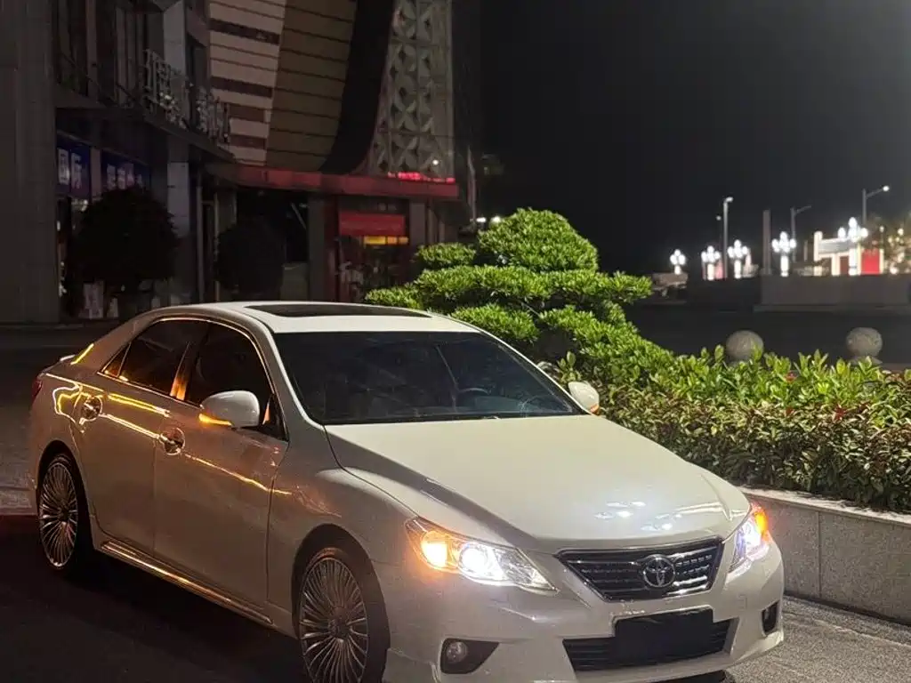 Toyota Reiz — миниатюра 5