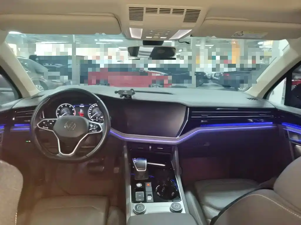 Volkswagen Touareg — миниатюра 10