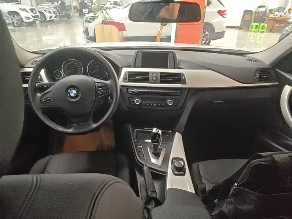 BMW 3 Series — миниатюра 10